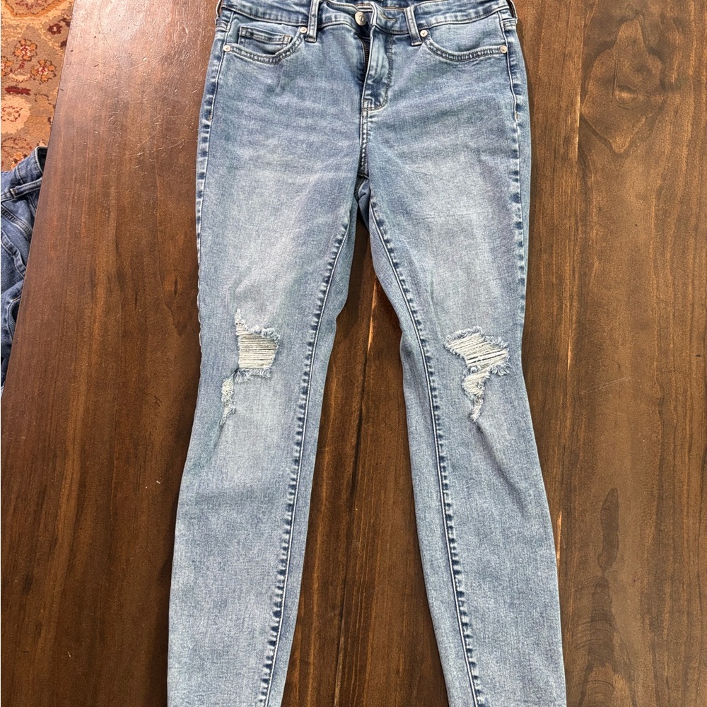 Wonderly Light Blue Distressed Skinny Jeans